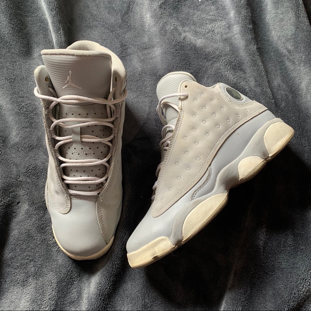 Jordan 13 Wolf Grey Grade School Size